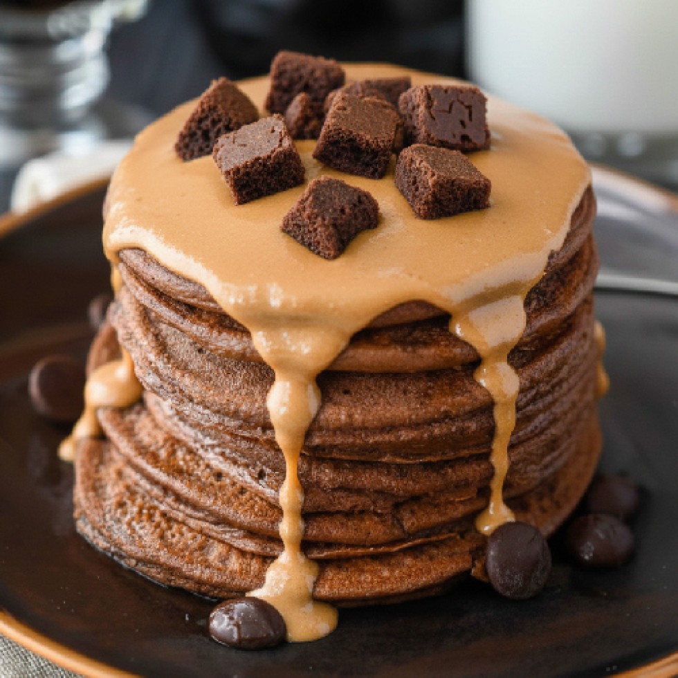 Brownie & Peanut Butter Protein Pancakes